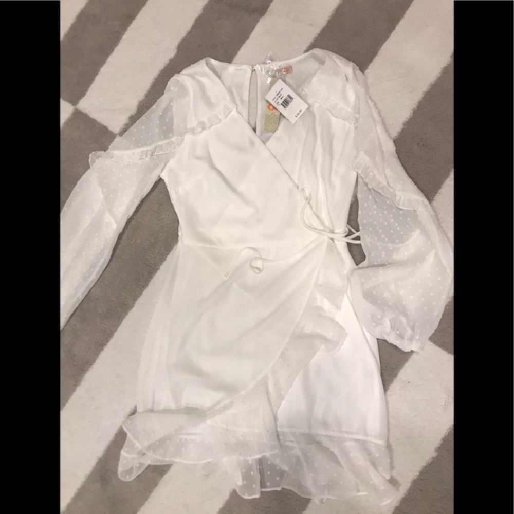 NWT Gianni Bini White Wrap Dress